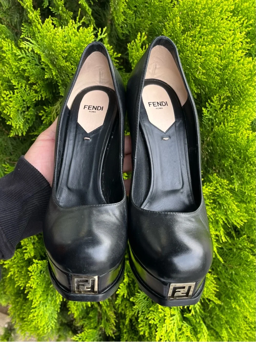 FENDI Fendista Gold FF Logo Black Nappa Leather Platform Pumps